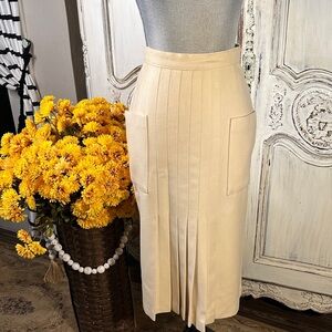 Vintage Wool Elegant Cream Pleated with Patch Pockets Skirt